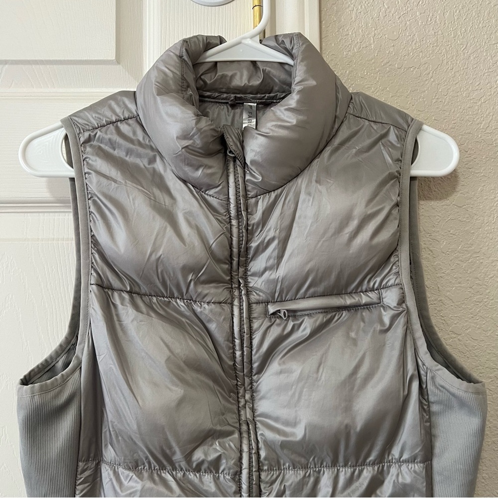 Fabletics Silver Elliot Packable Puffer Vest With… - image 2